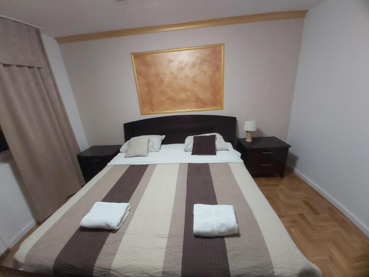 Target Appartement Banja Luka Buitenkant foto